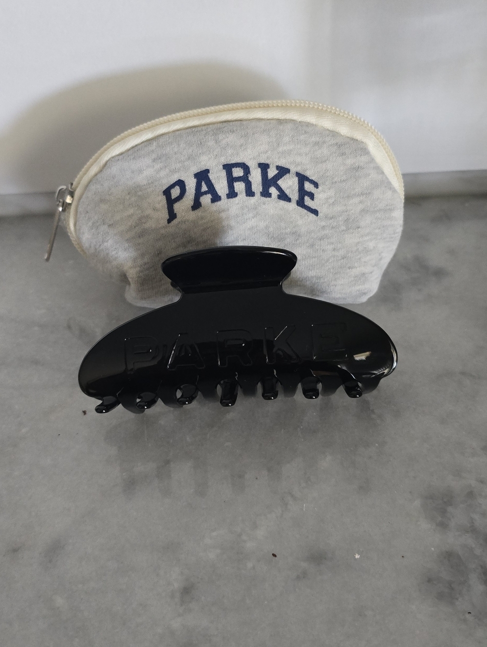 New Parke Black Mockneck S/M w/black Claw Clip - Picture 9 of 10